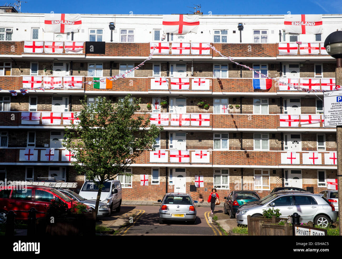 Un domaine couvert de drapeaux de l'Angleterre pour l'Euro 2016.championnats Angleterre jouer l'Islande pour une place dans le dernier 8 Banque D'Images
