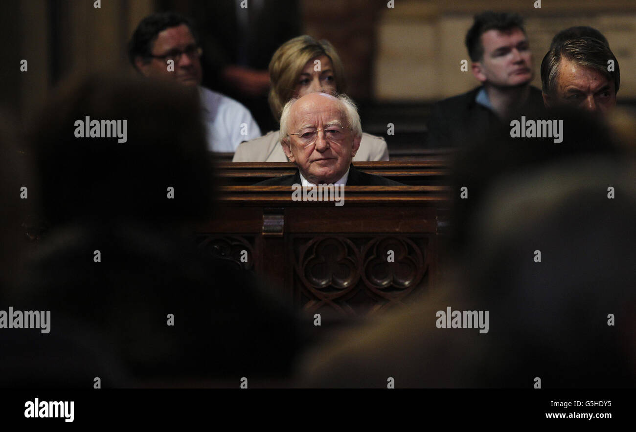 Président Michael D Higgins à la cathédrale Saint-Patrick à Dublin lors du service commémoratif annuel de Jonathan Swift, ancien doyen de St. Patrick's. Banque D'Images