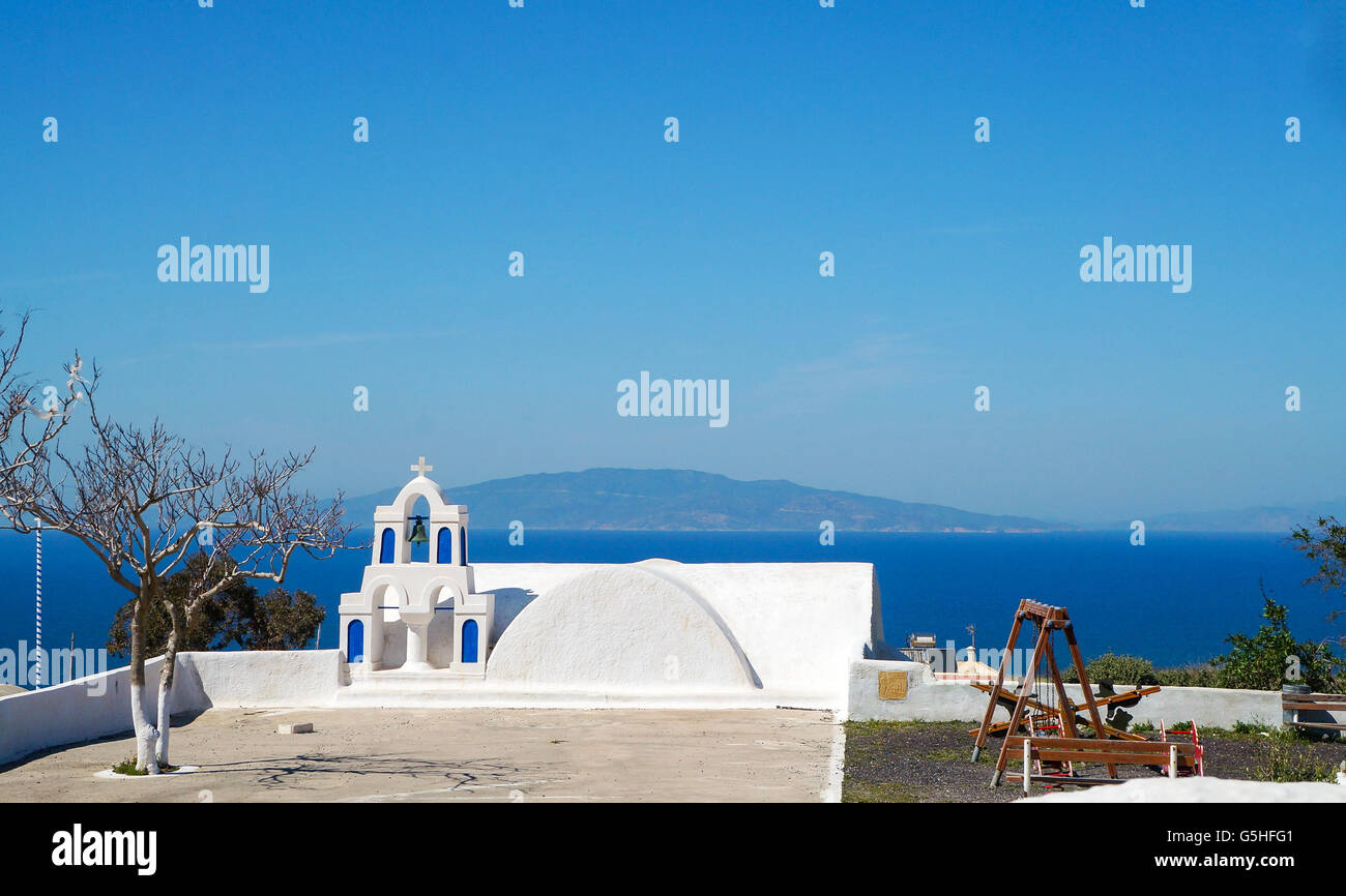Église de l'île de Santorin en Grèce, construit en manière reconnaissable Banque D'Images