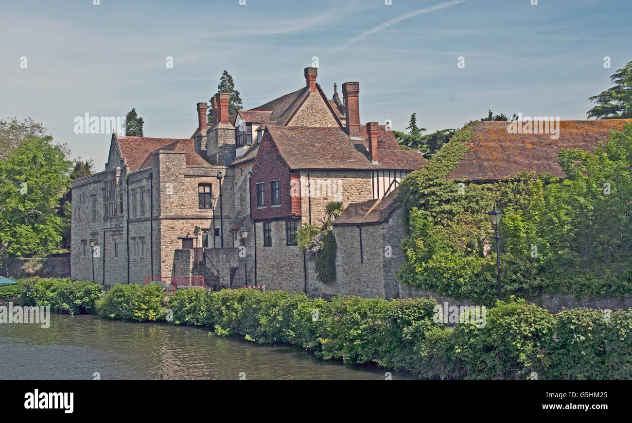 Maidstone, Palais des Archevêques, par Rivière Medway, Kent, Angleterre, Banque D'Images