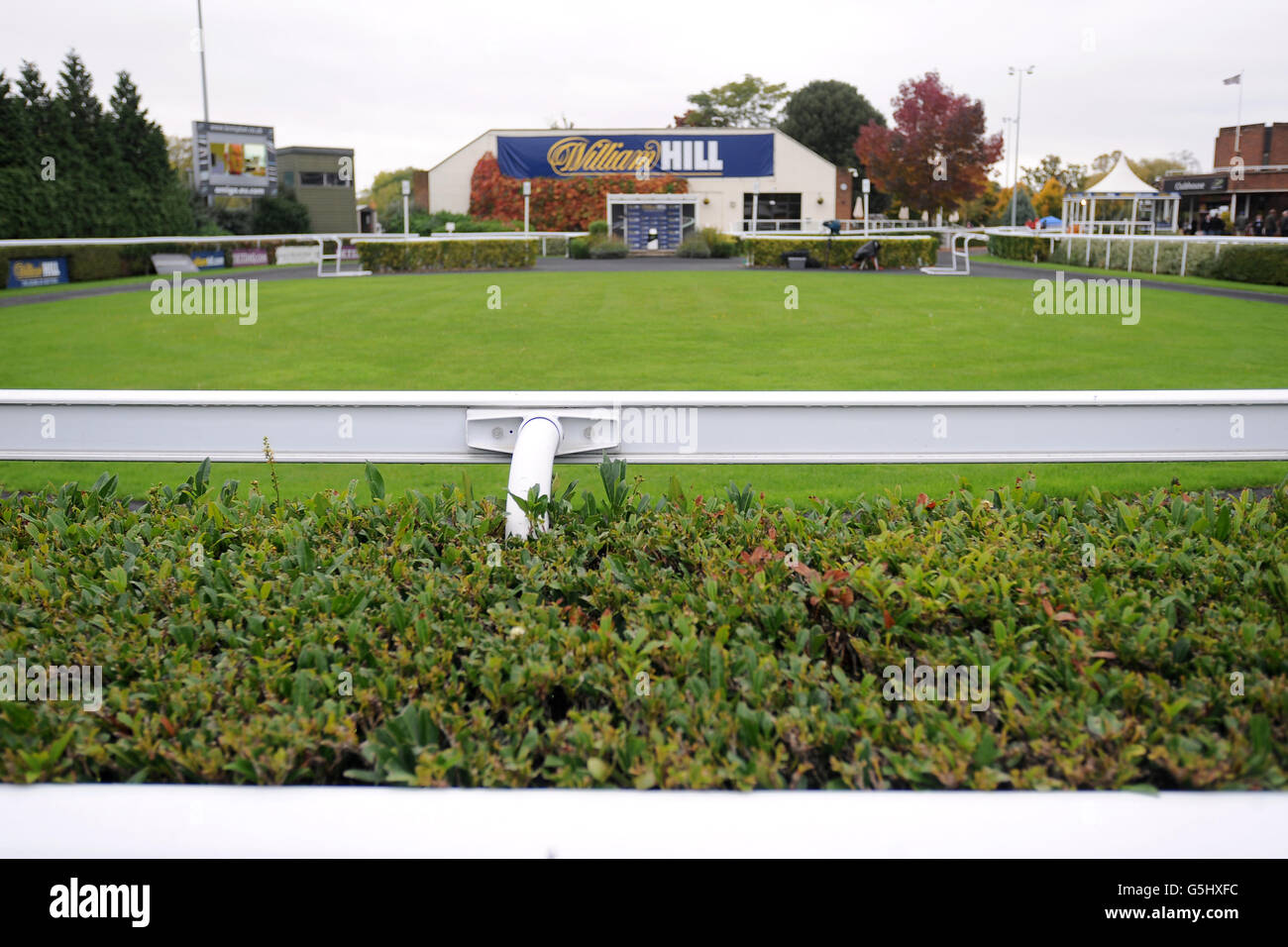 Courses hippiques - William Hill Jump Sunday - Hippodrome de Kempton. Vue sur le défilé de l'hippodrome de Kempton Banque D'Images