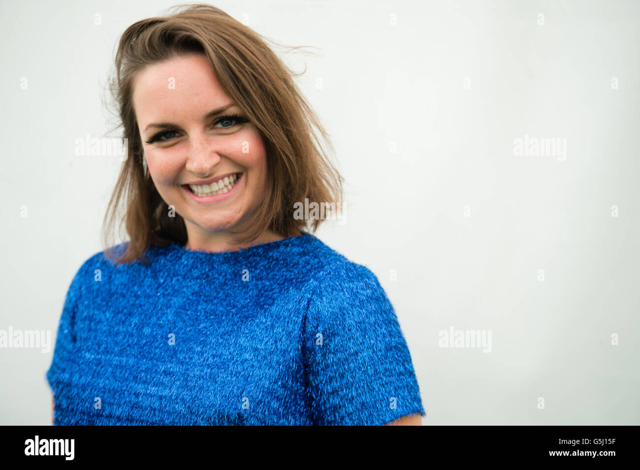 Laura Dockrill, performance anglais poète, auteur et illustrateur, nouvelliste Le Hay Festival de la littérature et les arts, Hay-on-Wye, Powys, Pays de Galles, Royaume-Uni, le 03 juin 2016 Banque D'Images