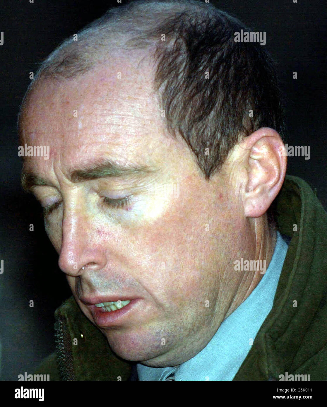 Gary Hart, 37 ans, de Strubby, Lincolnshire, arrivant au tribunal de la Couronne de Leeds, où il fait face à 10 chefs d'accusation de mort par conduite dangereuse pour avoir causé la mort par conduite dangereuse à la suite de l'accident de chemin de fer de Selby. Banque D'Images