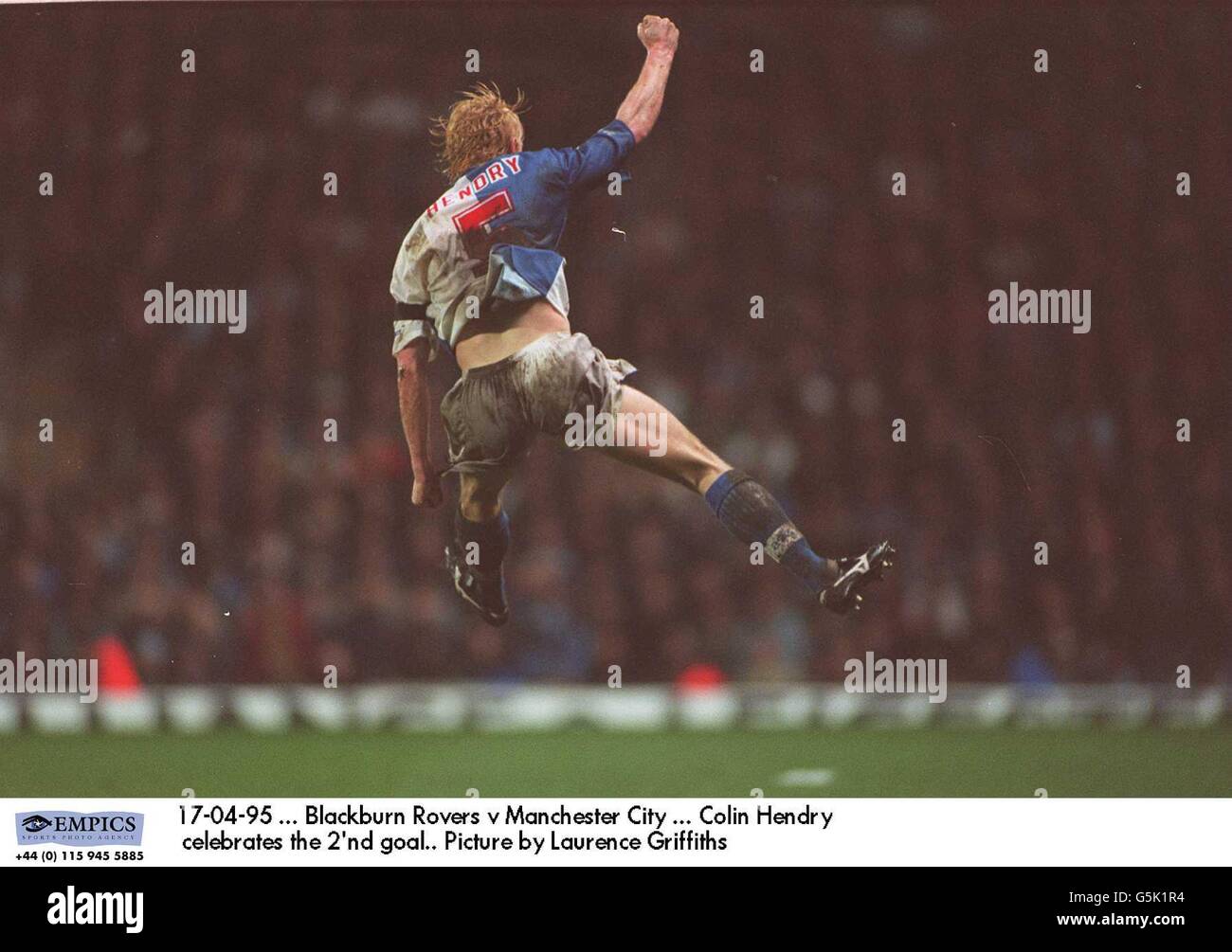 17-04-95 ... Blackburn Rovers / Manchester City ... Colin Hendry célèbre le 2 ème objectif. Photo de Laurence Griffiths Banque D'Images
