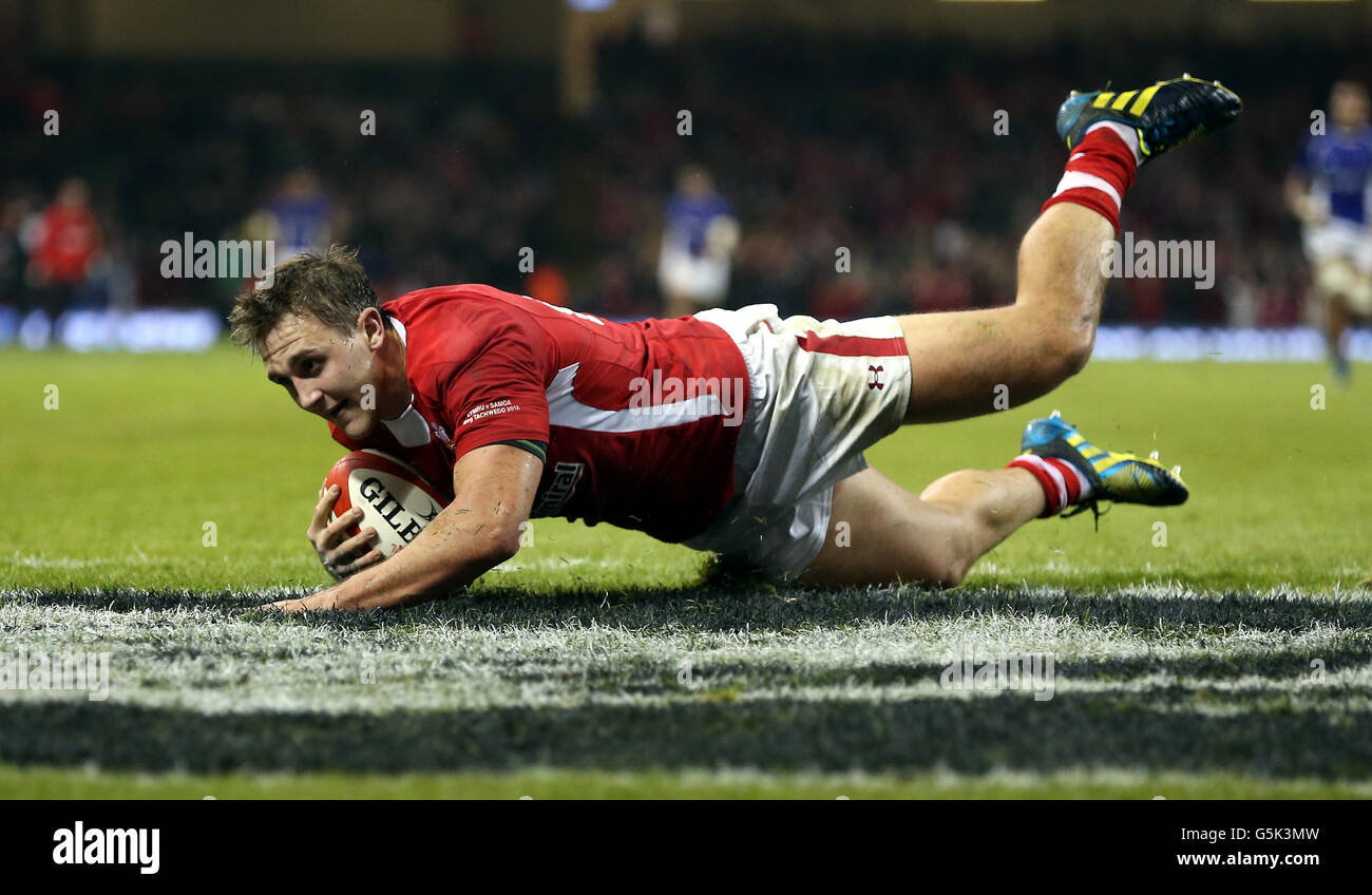 Rugby Union - Dove Men's Series - pays de Galles / Samoa - Millennium Stadium.Ashley Beck, pays de Galles, a fait un essai lors du match de la série Dove pour hommes au Millennium Stadium de Cardiff. Banque D'Images