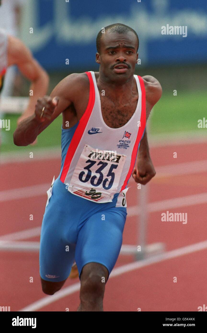 LES CHAMPIONNATS D'ATHLÉTISME EUROPÉENS SE SÉPARENT. 400 m haies hommes; KRISS AKABUSI, GB médaille d'or Z4 Banque D'Images