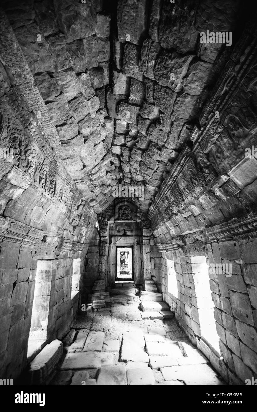 Intérieur de l'ancien temple à Angkor Wat, Siem Reap, Cambodge Banque D'Images