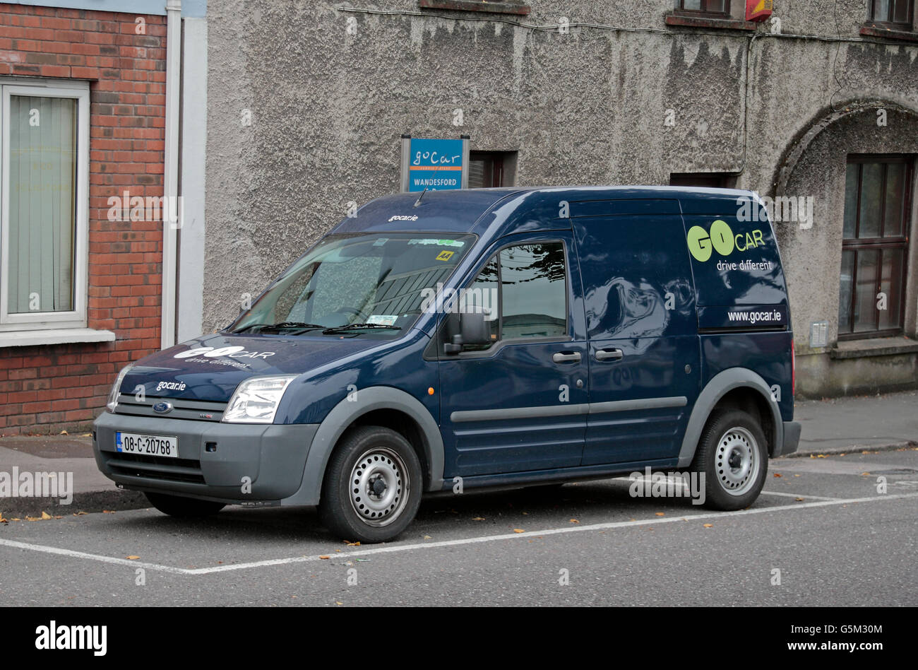 Une Gocar garé (service d'autopartage en Irlande), ville de Cork, County Cork, Irlande (Eire). Banque D'Images