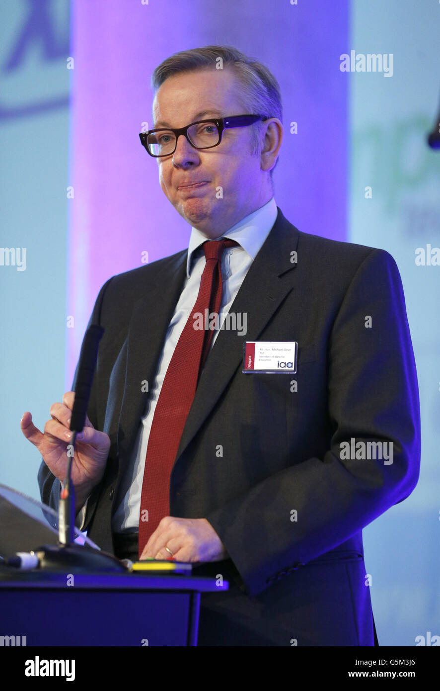 Michael Gove, Secrétaire d'État à l'éducation, s'adresse à la conférence d'automne de l'Independent Academies Association, au stade Emirates, à Londres. Banque D'Images
