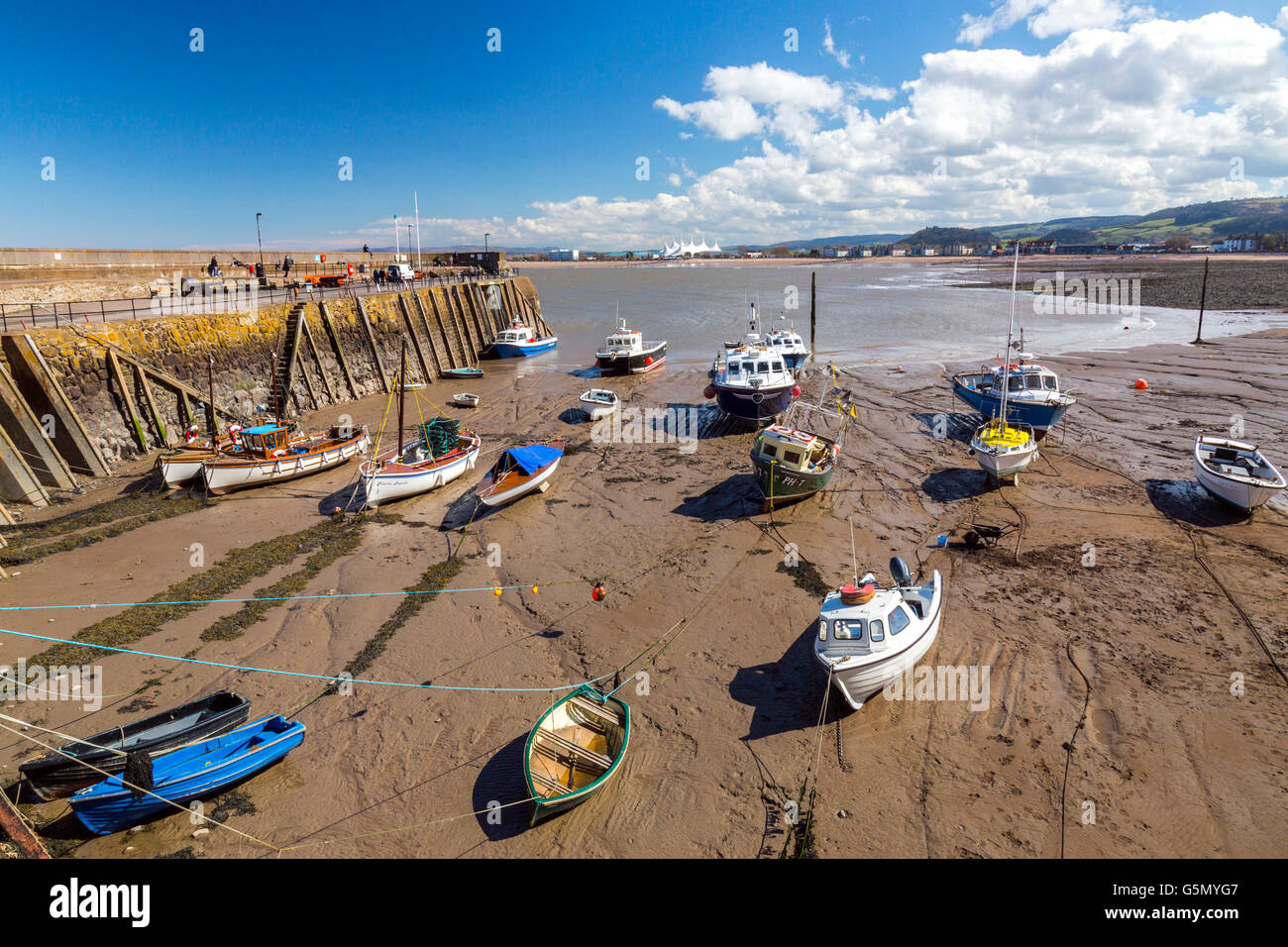 Marée basse dans le port de Minehead, Somerset, England, UK Banque D'Images