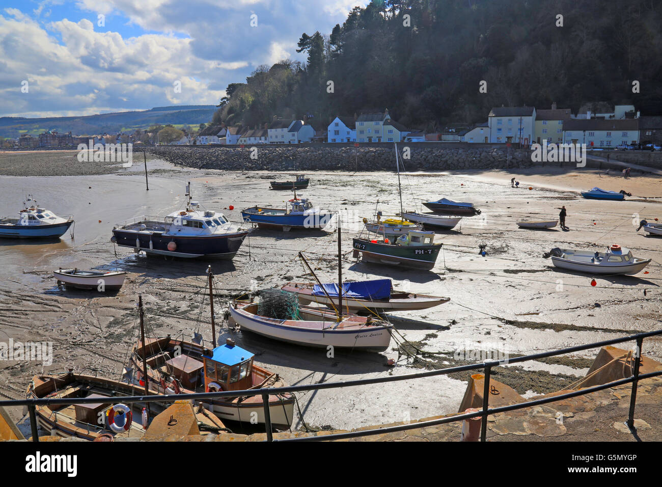 Marée basse dans le port de Minehead, Somerset, England, UK Banque D'Images