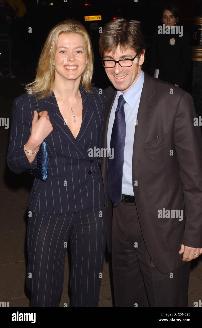 Lady Helen Windsor et son mari, Tim Taylor, arrivent au National Portrait Gallery de Londres pour une fête privée pour célébrer le lancement d'une exposition de portraits de célébrités par le célèbre photographe de mode Mario Testino. Banque D'Images