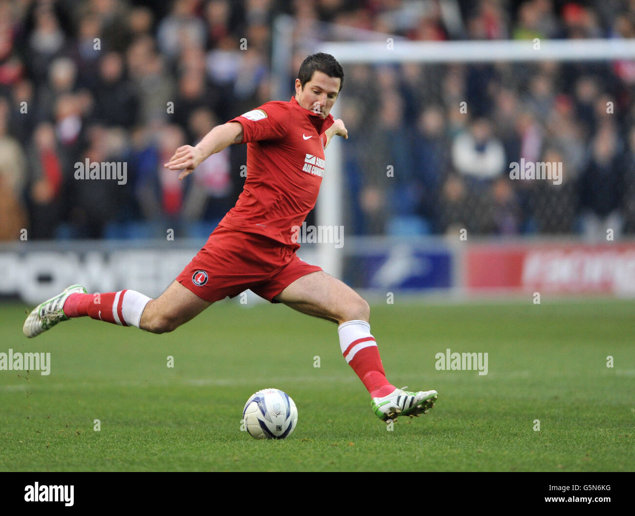 Yann Kermorgant de Charlton pendant le match du npower Championship au New Den, Londres. APPUYEZ SUR ASSOCIATION photo. Date de la photo: Samedi 1er décembre 2012. Voir PA Story SOCCER Millwall. Le crédit photo devrait indiquer : PA Wire. RESTRICTIONS: . Banque D'Images