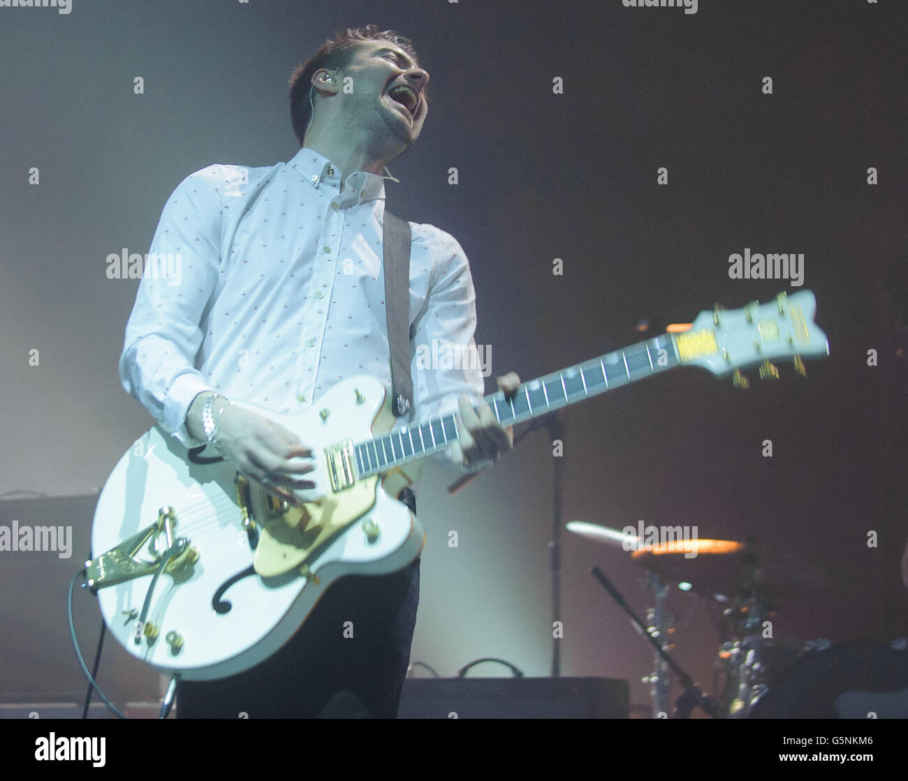 Liam Fray des Courteeners se produit au XFM Winter Wonderland, à l'O2 Brixton Academy de Londres. Banque D'Images