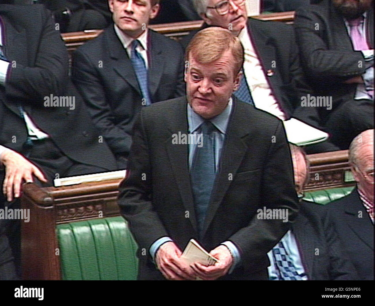 Capture d'écran du leader libéral démocrate, Charles Kennedy, qui participe aux questions du premier ministre à la Chambre des communes, à Londres. Banque D'Images