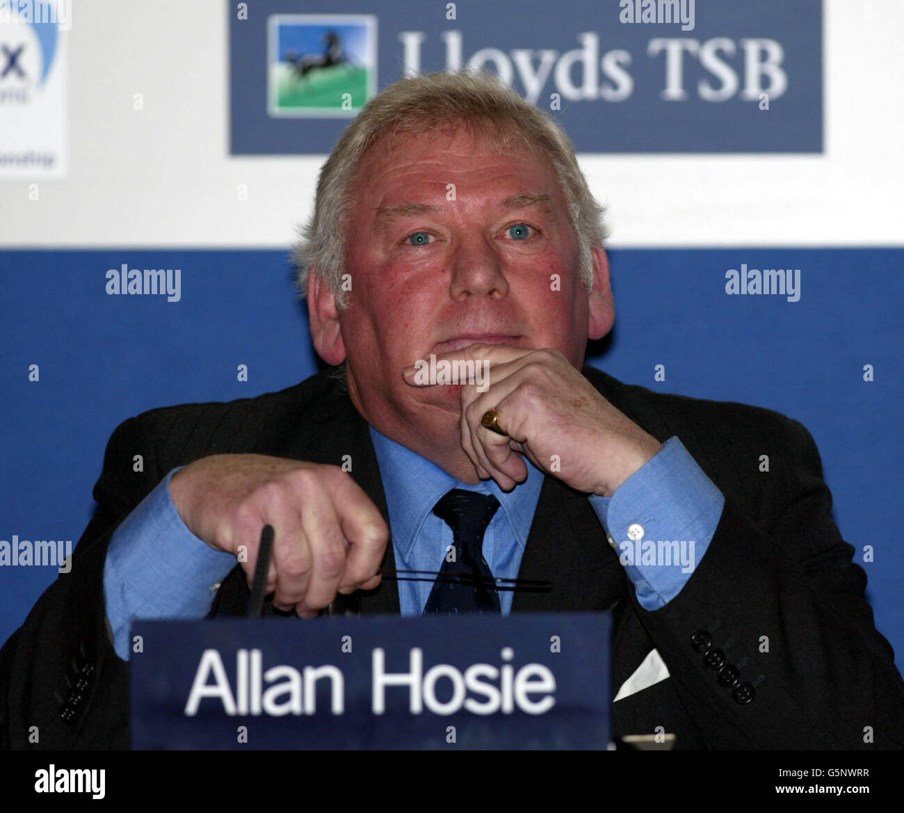 Allan Hosie, président du comité des 6 nations, parle de sa déception à l'égard des joueurs qui n'ont pas participé au lancement du tournoi Lloyds TSB six Nations au Stoke Park Club. Banque D'Images