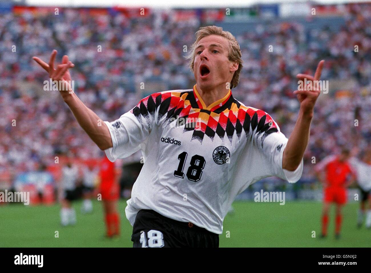 Épingle Collection Coupe Du Monde FIFA USA 94 - Joueur De Football En Or, Boîte Incluse