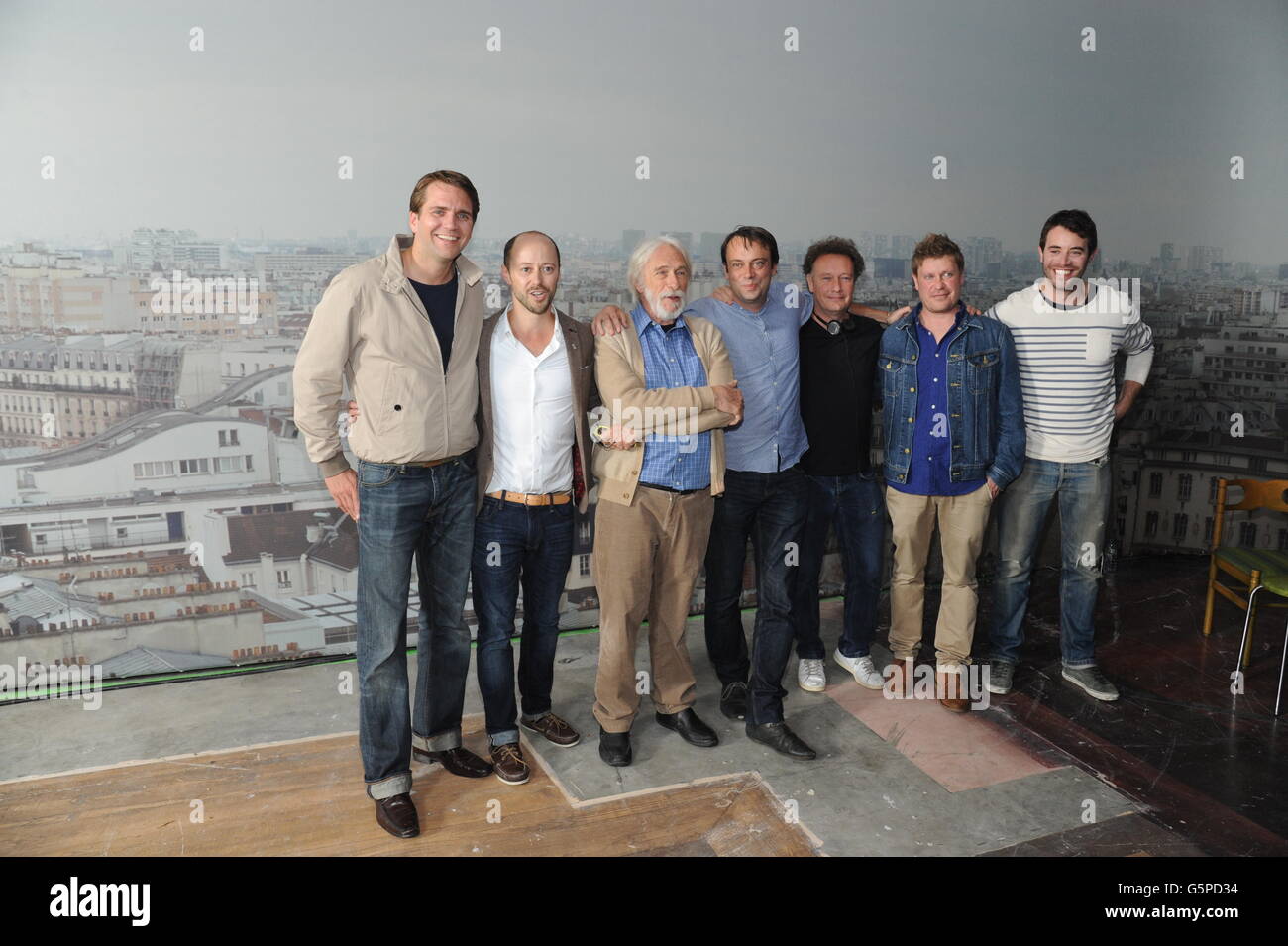 Cologne, Allemagne. 21 Juin, 2016. Les producteurs, l'acteur français Pierre Richard, Stéphane Robelin directeur de film et les acteurs Yaniss Lespert et Pierre Kiwitt font peser sur l'ensemble du film de cinéma '# FLORA63' à Cologne, Allemagne, 21 juin 21016. Photo : Horst Galuschka - AUCUN FIL - SERVICE/dpa/Alamy Live News Banque D'Images