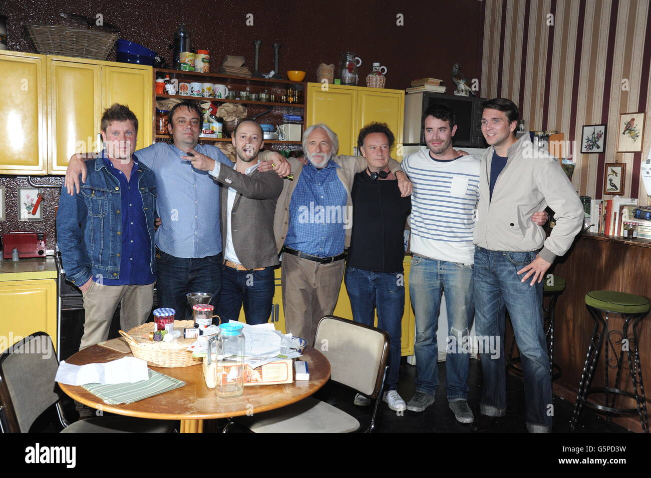 Cologne, Allemagne. 21 Juin, 2016. Les producteurs (l-r), l'acteur français Pierre Richard, Stéphane Robelin directeur de film et les acteurs Yaniss Lespert et Pierre Kiwitt font peser sur l'ensemble du film de cinéma '# FLORA63' à Cologne, Allemagne, 21 juin 21016. Photo : Horst Galuschka - AUCUN FIL - SERVICE/dpa/Alamy Live News Banque D'Images