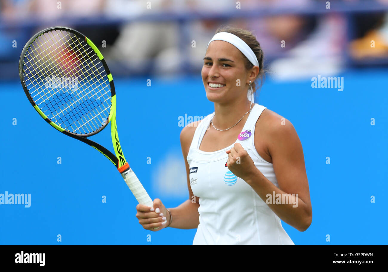 Eastbourne, Royaume-Uni. 22 Juin, 2016. Monica Puig de Puerto Rico célèbre gagner son match contre le Danemark à l'Caroline Wozniacki International Aegon Tennis Eastbourne Crédit Tournoi : James Boardman /Alamy Live News Banque D'Images
