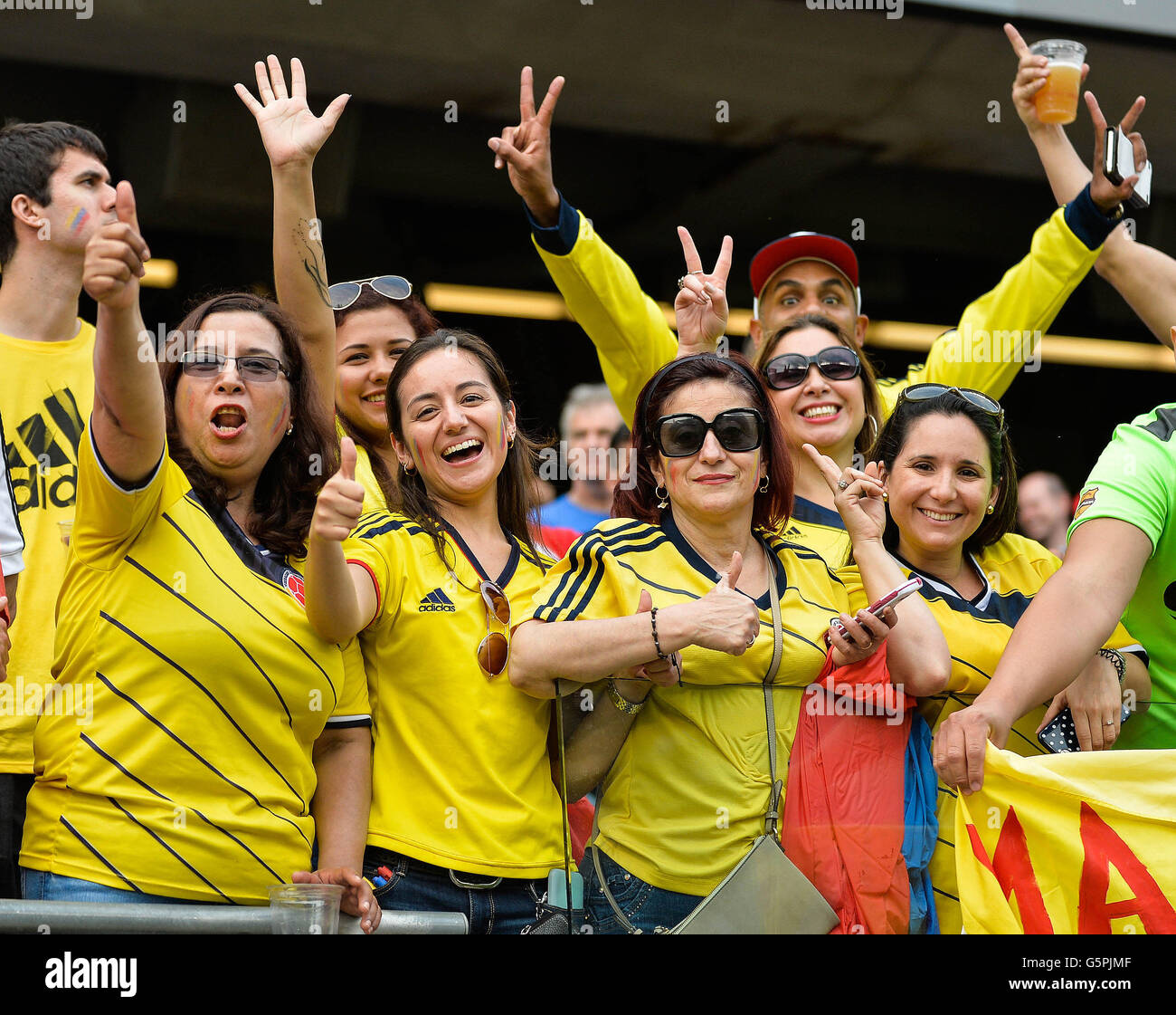 Chicago, USA. 22 Juin, 2016. La Colombie est fans cheer au cours de la demi-finale de la Copa Centenario match de football contre le Chili à Chicago, Illinois, États-Unis, le 22 juin 2016. Credit : Bao Dandan/Xinhua/Alamy Live News Banque D'Images