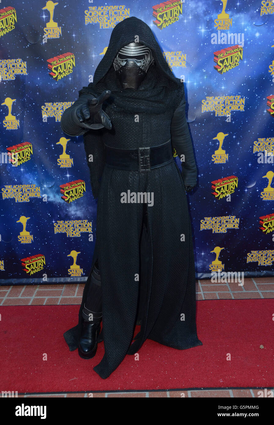 Burbank, CA, USA. 22 Juin, 2016. 22 juin 2016 - Burbank. Kylo Ren. Arrivés pour la 42e conférence annuelle des Récompenses de Saturne tenue au naufragé. Crédit photo : Birdie Thompson/AdMedia Crédit : Birdie Thompson/AdMedia/ZUMA/Alamy Fil Live News Banque D'Images