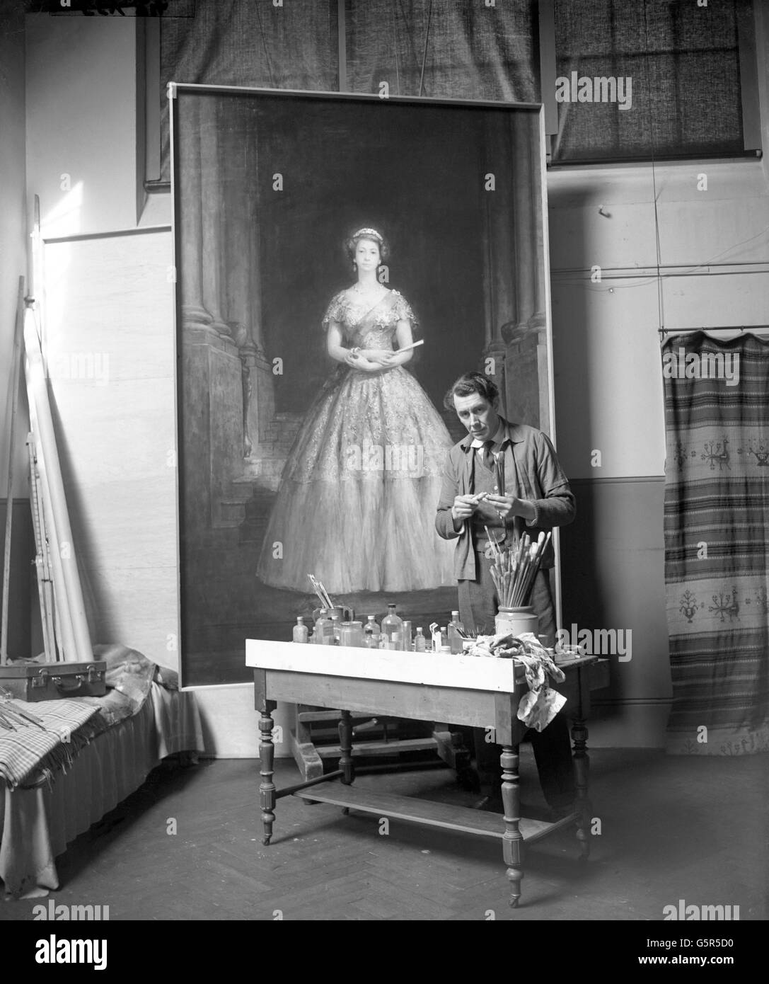 L'artiste de Liverpool John Napper dans son studio basé à Chelsea ...