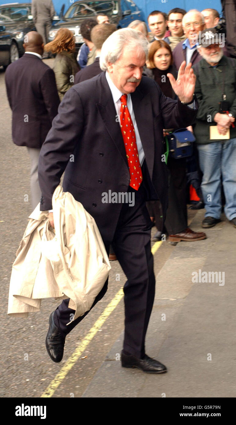 La présentatrice sportive des Lynam arrive pour les Mirror Pride of Britain Awards, à l'hôtel Hilton de Park Lane, Londres Banque D'Images