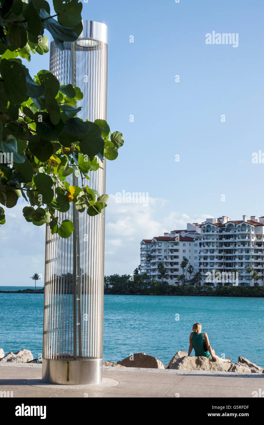 Miami Beach Florida,South Pointe Park,Government Cut,Biscayne Bay eau de l'océan Atlantique,Turtle Light Tower,Fisher Island,condominiums Banque D'Images