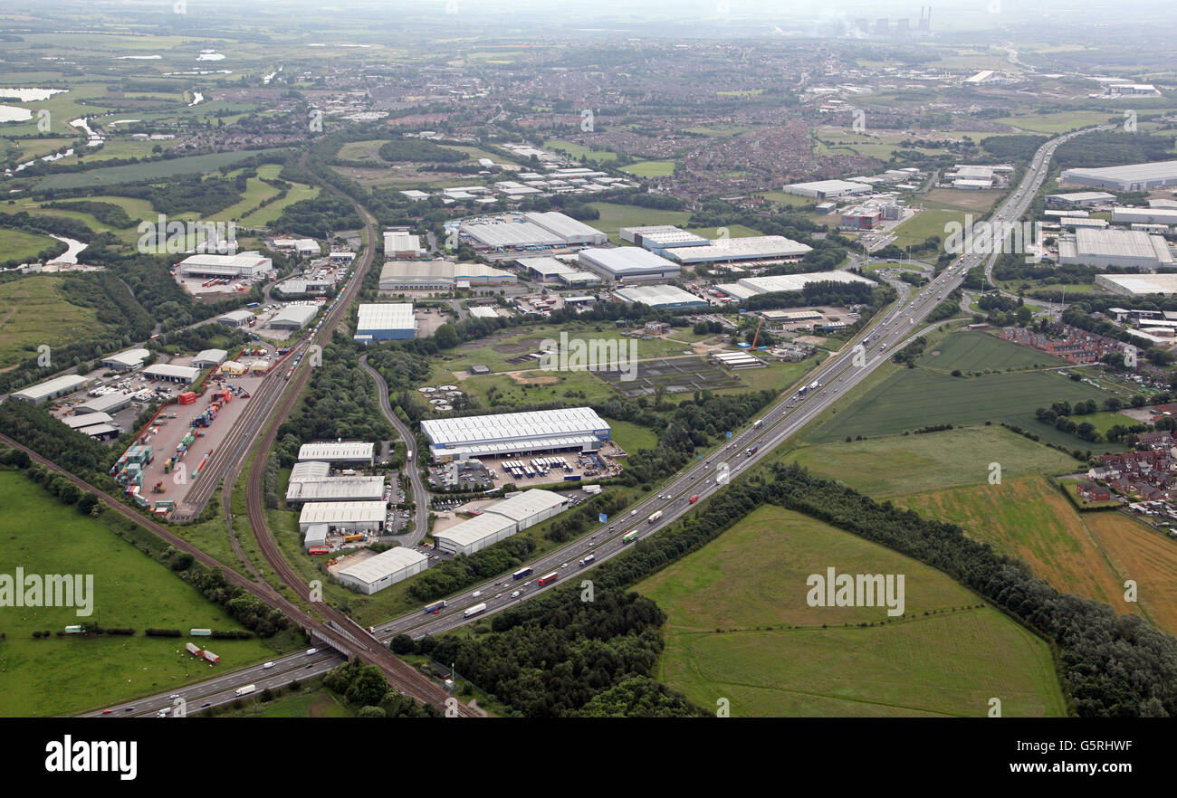 Vue aérienne de la zone industrielle de grande taille à la jonction 31 de la M62, Castleford & Normanton, West Yorkshire, Royaume-Uni Banque D'Images