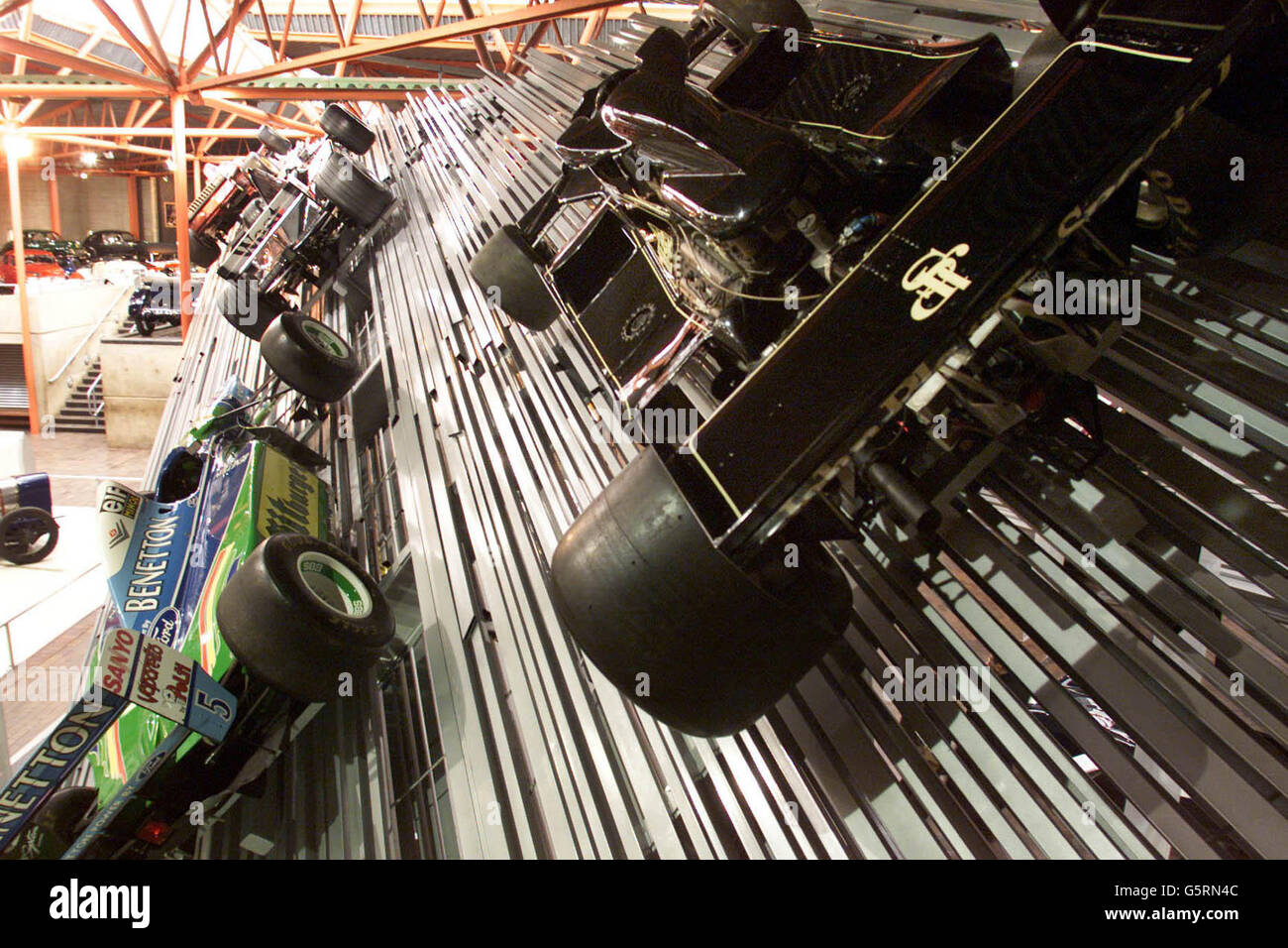 Vue générale montrant les célèbres supercars de F1 lorsqu