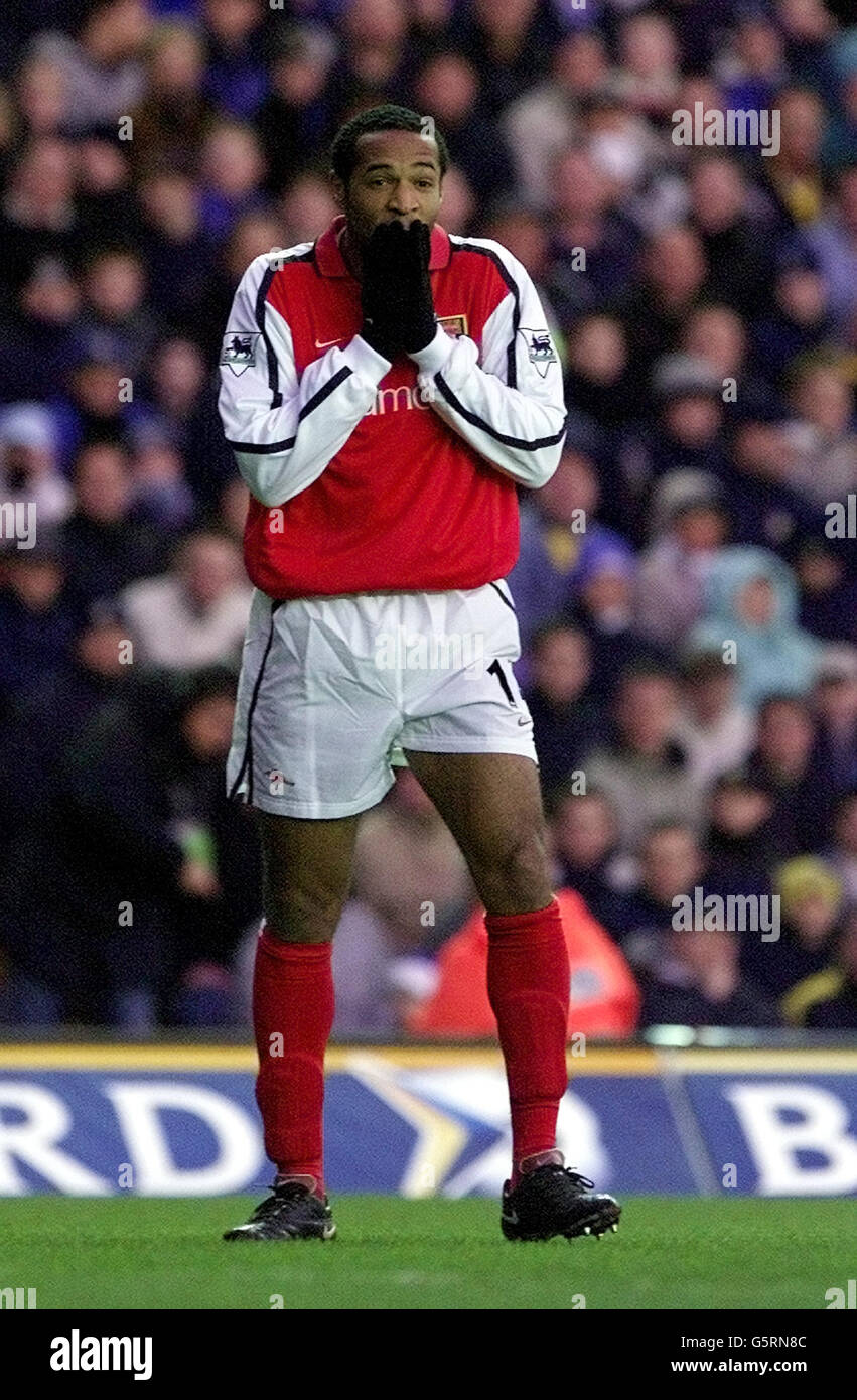 Thierry Henry d'Arsenal pendant la F.A.Barclaycard Premiership jeu à Elland Road, Leeds, entre Leeds United et Arsenal. Banque D'Images