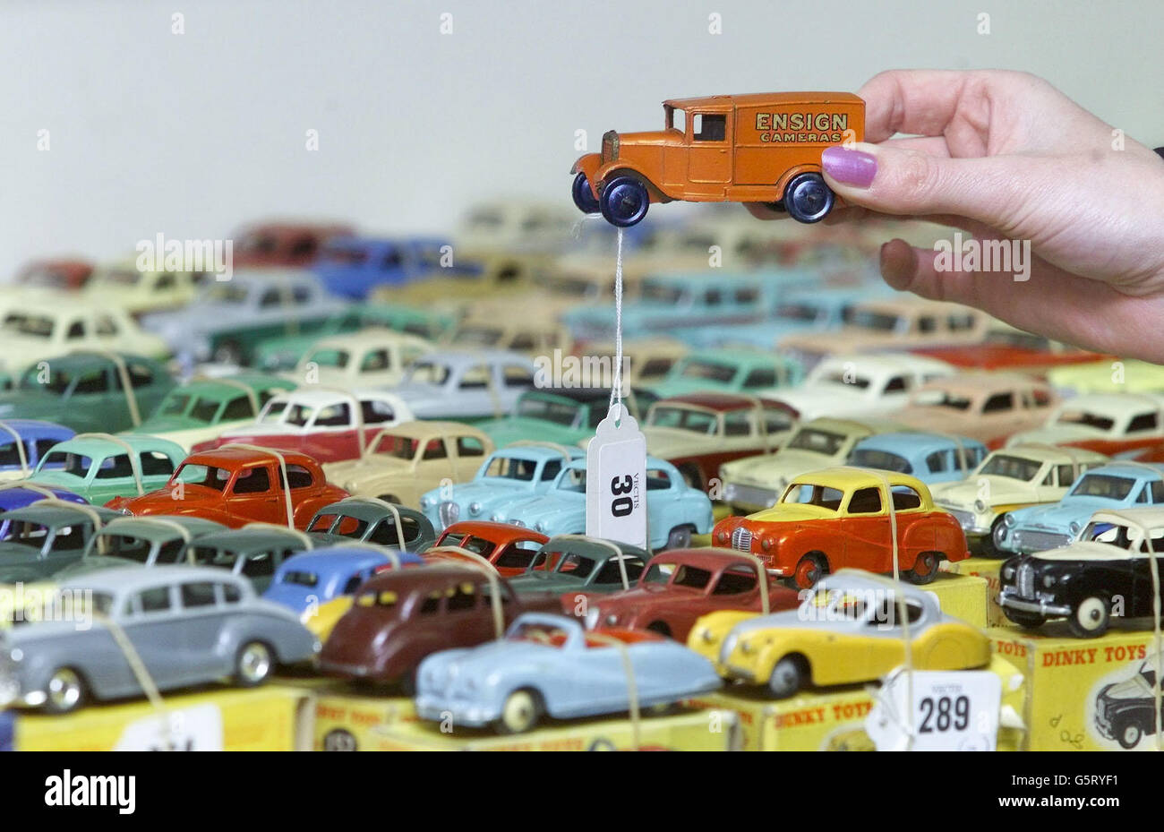La plus grande collection de jouets dinky au monde Banque de photographies  et d'images à haute résolution - Alamy