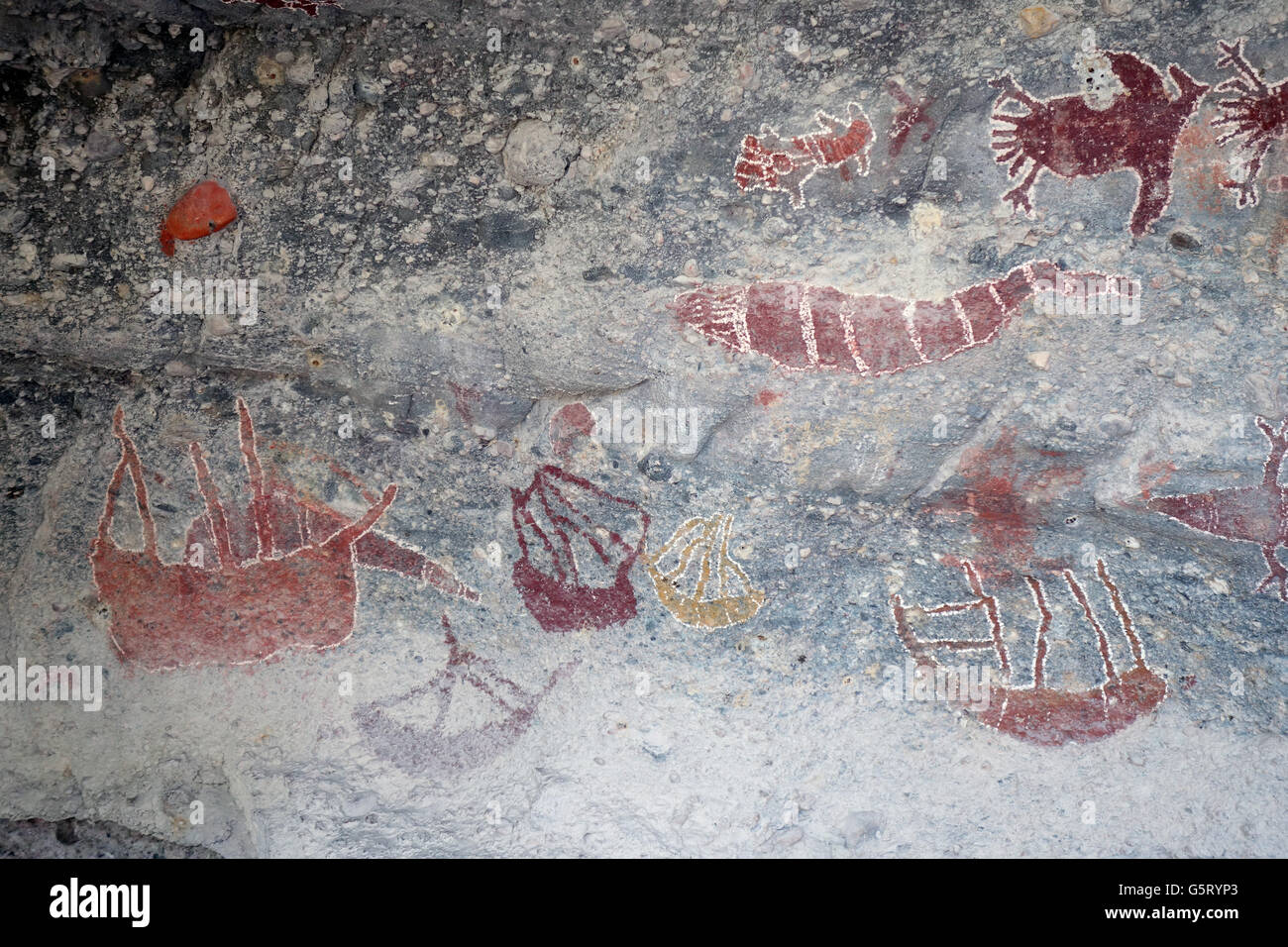 Art rupestre aborigène y compris les représentations de navires européens et d'autres bateaux, Stanley Island, parc national Flinders Group, Prince Banque D'Images