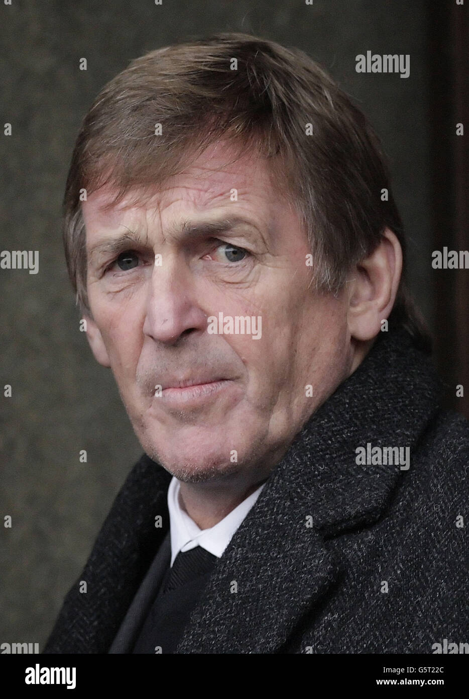 Kenny Dalglish assiste aux funérailles de Sean Fallon, ancien assistant du Celtic, à l'église Christ King à Glasgow, en Écosse. Banque D'Images