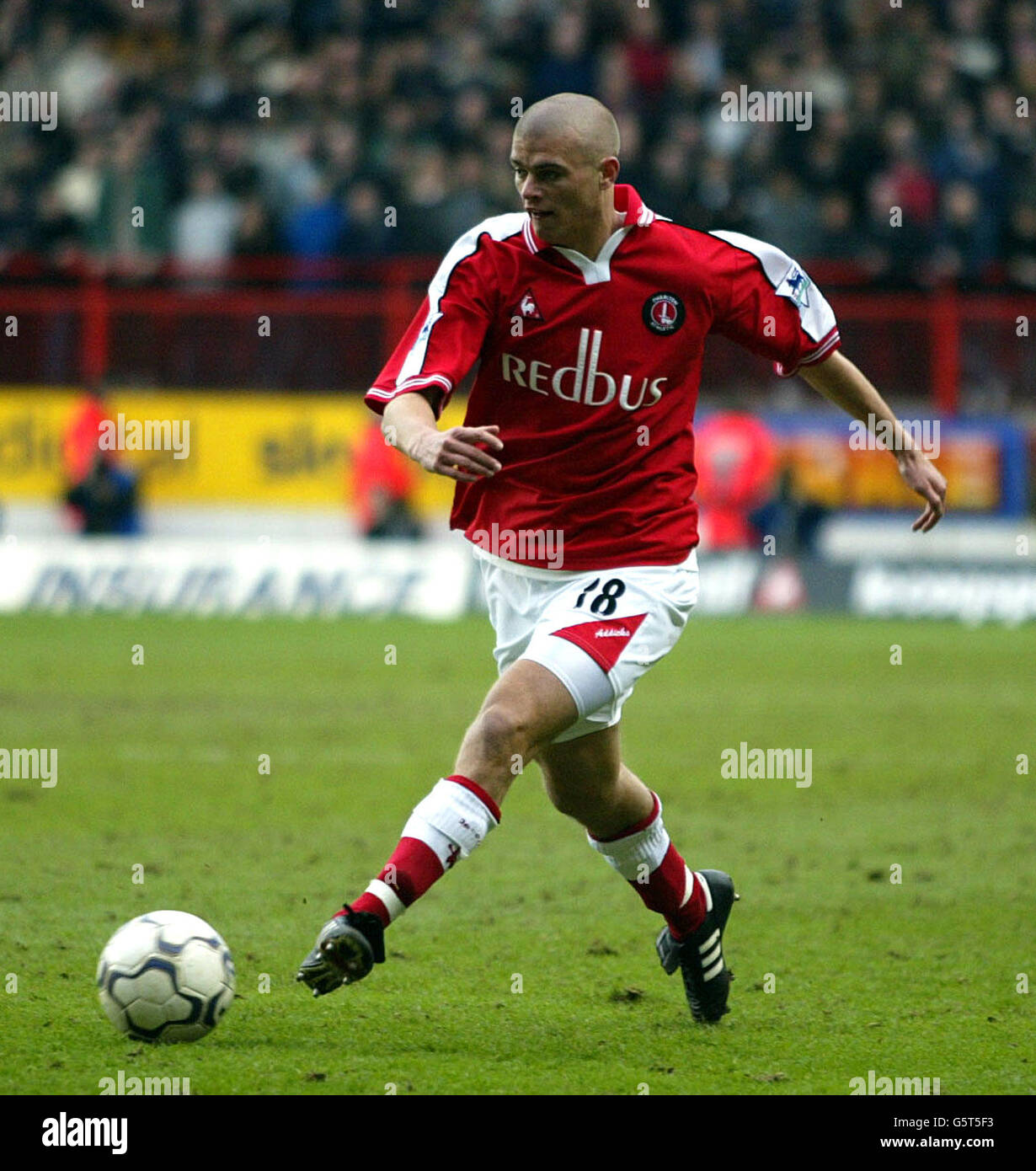 Paul Konchesky de Charlton en action pendant la F.A. Barclaycard Premiership match entre Charlton et Manchester United, à la Valley East London. Banque D'Images