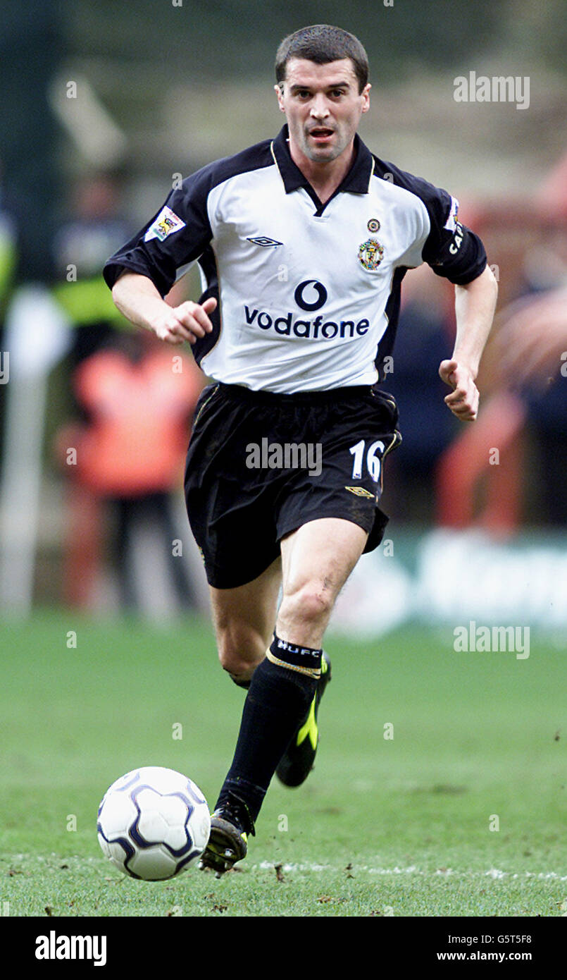 Roy Keane de Manchester United en action pendant la F.A. Barclaycard Premiership match entre Charlton et Manchester United, à la Valley East London. Banque D'Images