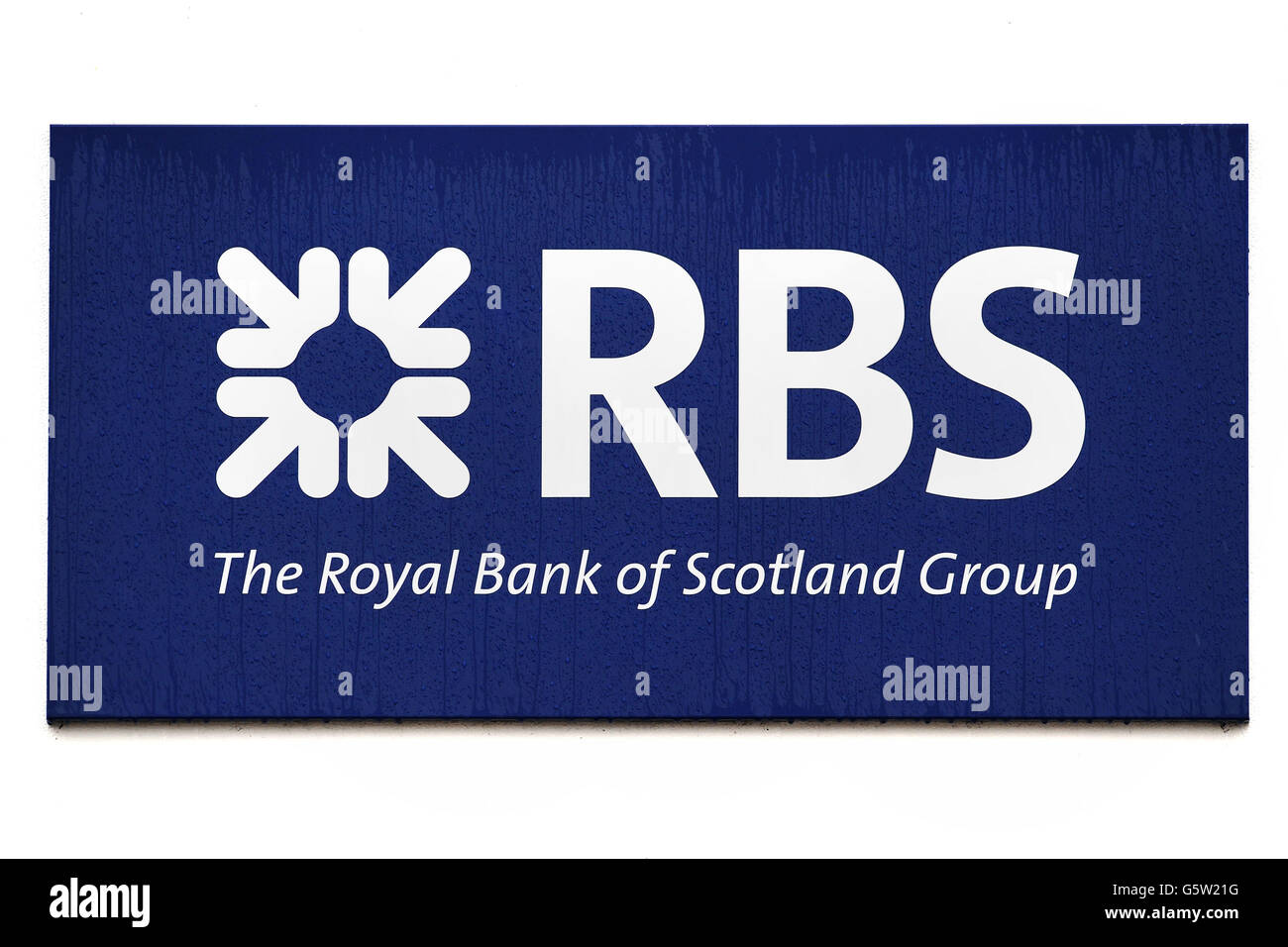 Une vue générale d'une enseigne de la Royal Bank of Scotland à l'extérieur d'une succursale de Leicester, alors que Stephen Hester, directeur général de RBS, se voir verser une prime de près de 800,000 livres, quelques semaines seulement après que sa banque ait été condamnée à une amende de 391 millions de livres pour avoir truqué des taux. Banque D'Images