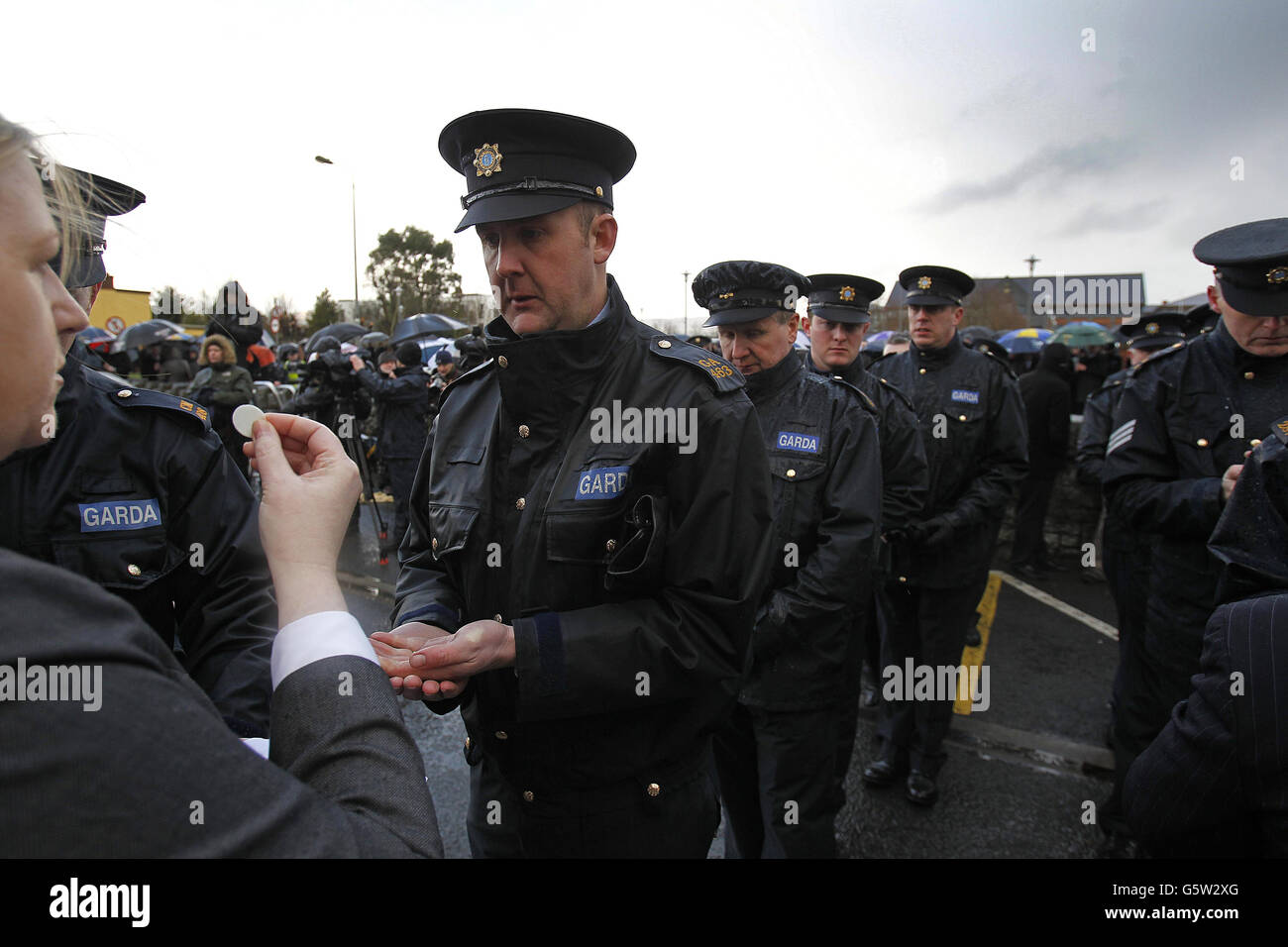 Les funérailles d'État du détective Garda Adrian Donohoe à Dundalk. Banque D'Images