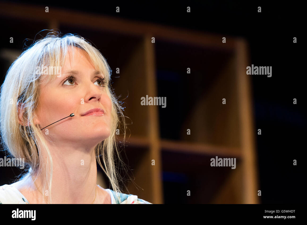 Clémence Burton-Hill, actrice anglaise, romancier, musicien, journaliste et présentateur de radio Le Hay Festival de la littérature et les arts, Hay-on-Wye, Powys, Pays de Galles, Royaume-Uni, Dimanche 05 Juin 2016 Banque D'Images