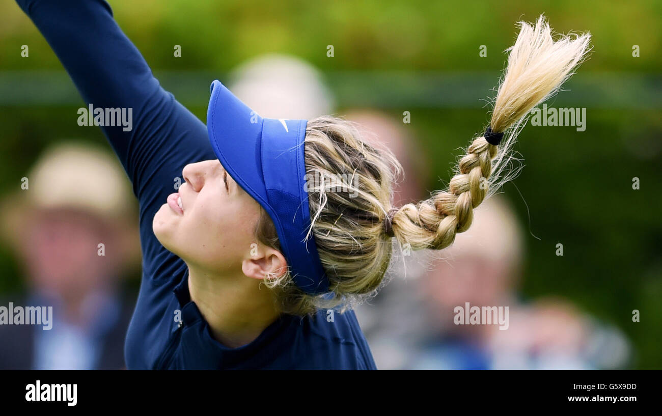 Eugenie Bouchard du Canada agit contre Irina-Camelia Begu de Roumanie au tournoi de tennis international Aegon au parc Devonshire à Eastbourne. 21 juin 2016. Simon Dack / Telephoto Images Banque D'Images