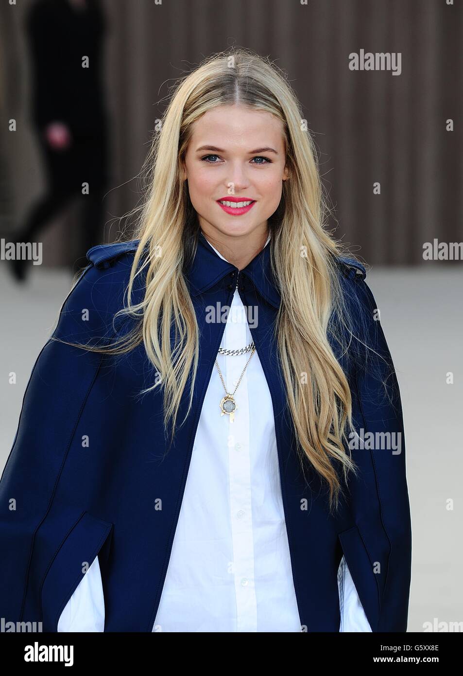 Gabriella wilde arrivant burberry prorsum défilé de vêtements pour femmes  jardins de kensington Banque de photographies et d'images à haute  résolution - Alamy