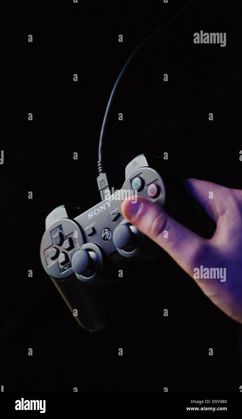 Playstation 3 contrôleur Banque de photographies et d'images à haute  résolution - Alamy