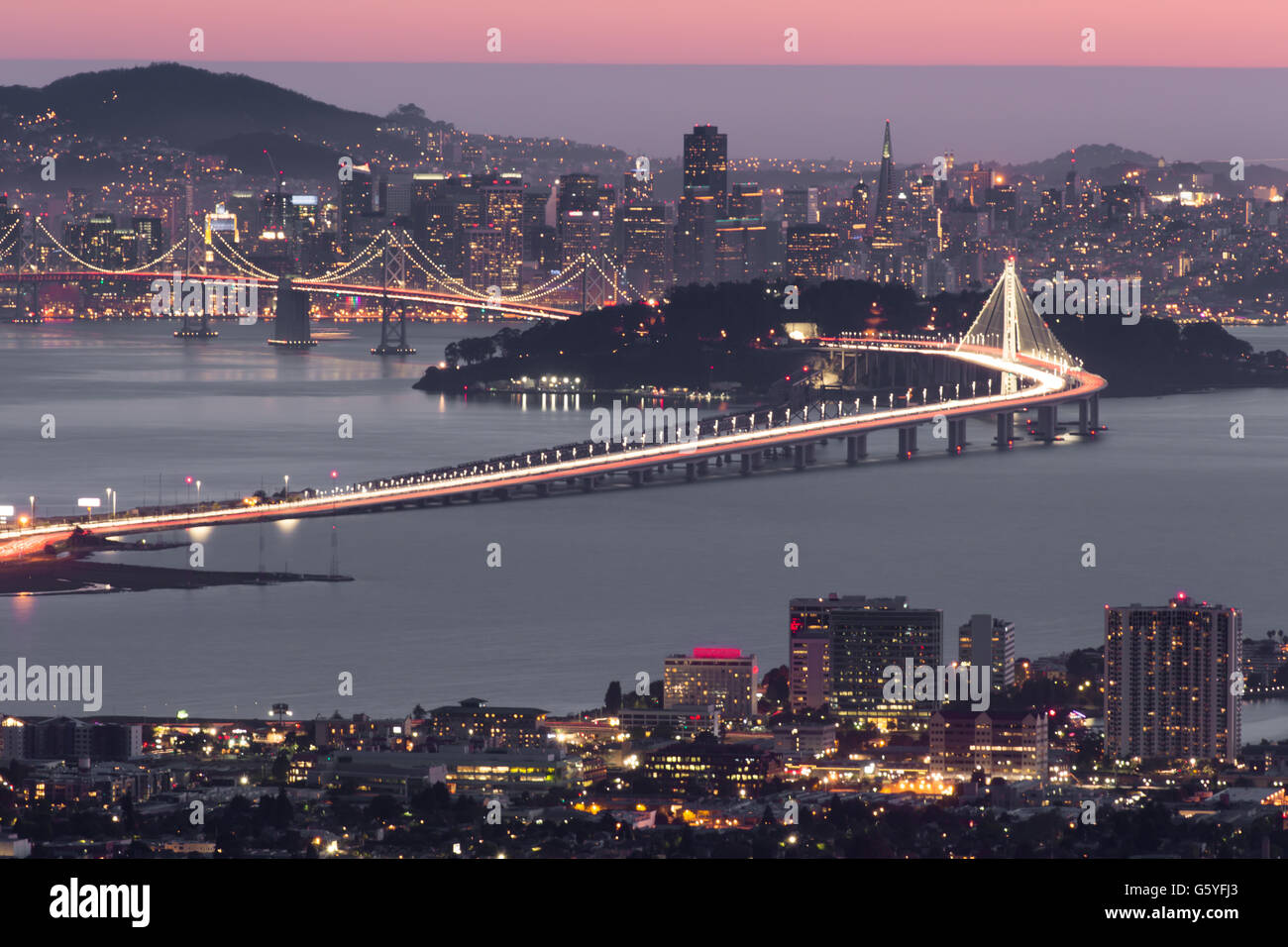 Crépuscule sur San Francisco, vue de Berkeley Hills Banque D'Images