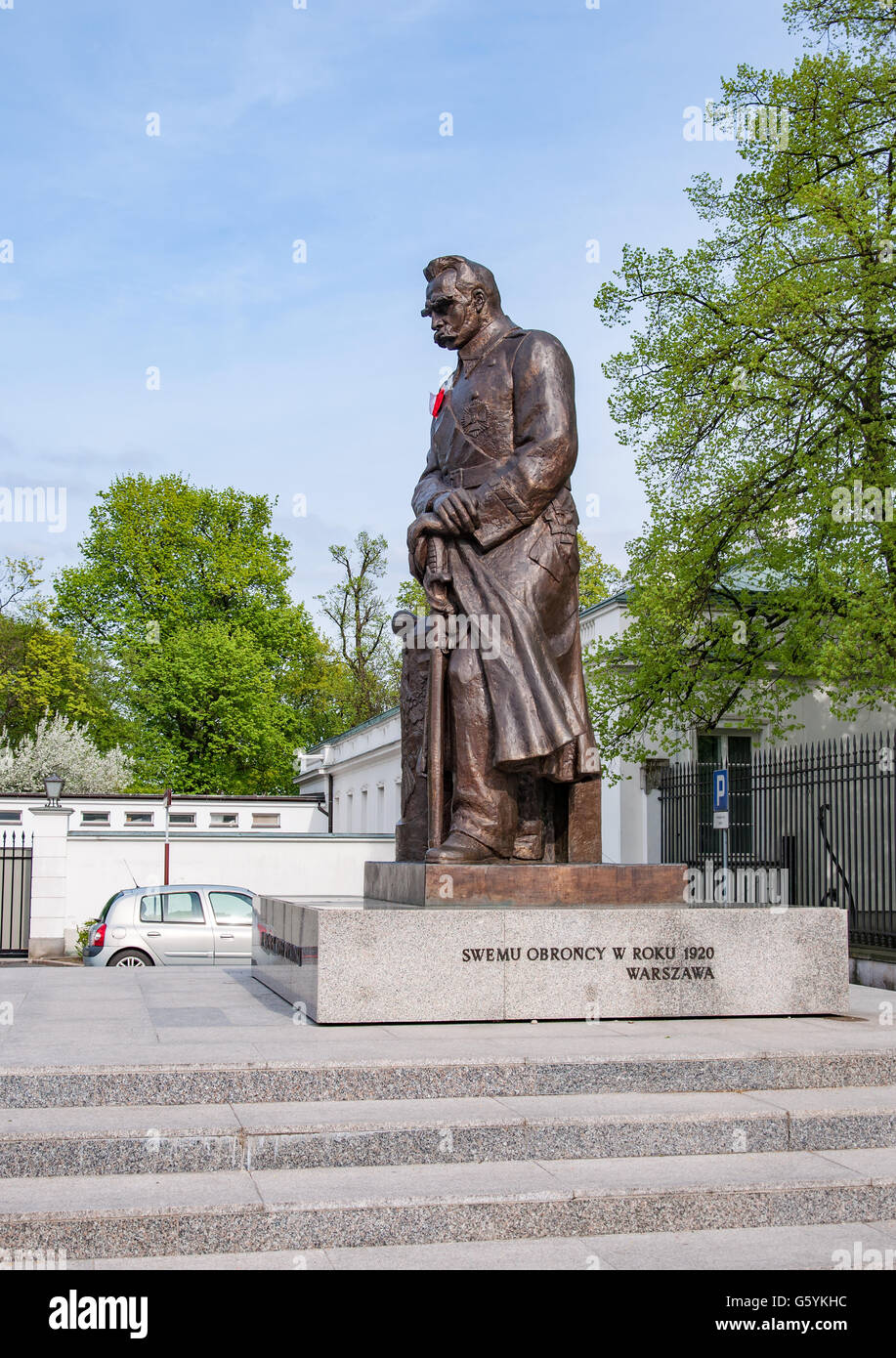WARSZAWA, Pologne - 30 avril 2015 : Statue du Maréchal Jozef Pilsudski à Varsovie, en Pologne, au Palais du Belvédère Banque D'Images