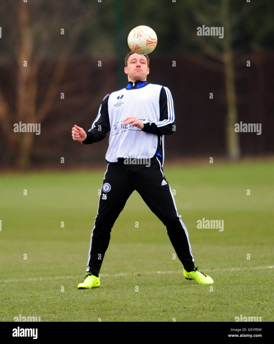 John Terry de Chelsea pendant la séance d'entraînement au terrain d'entraînement du FC Chelsea, Stoke d'Abernon. Banque D'Images John Terry de Chelsea pendant la séance d'entraînement au terrain d'entraînement du FC Chelsea, Stoke d'Abernon. Banque D'Images