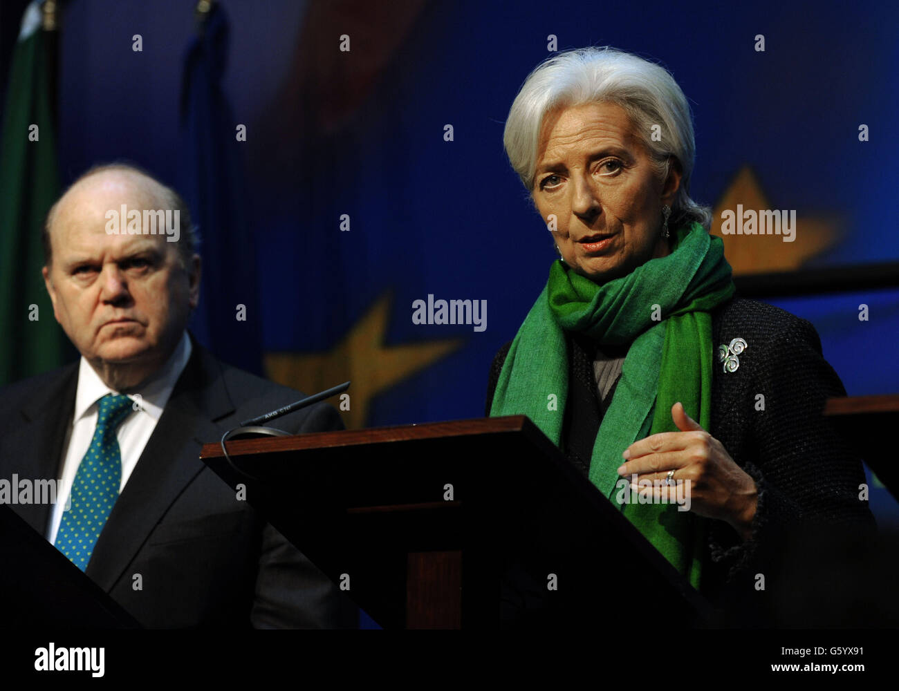 Le ministre des Finances, Michael Noonan, et la directrice générale du FMI, Christine Lagarde, tiennent aujourd'hui une conférence de presse dans les bâtiments gouvernementaux. Banque D'Images