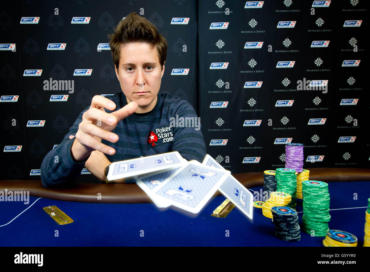 Le joueur de poker Vanessa Selbst pendant le PokerStars London Poker Festival, au Grosvenor Victoria Casino dans le centre de Londres. Banque D'Images