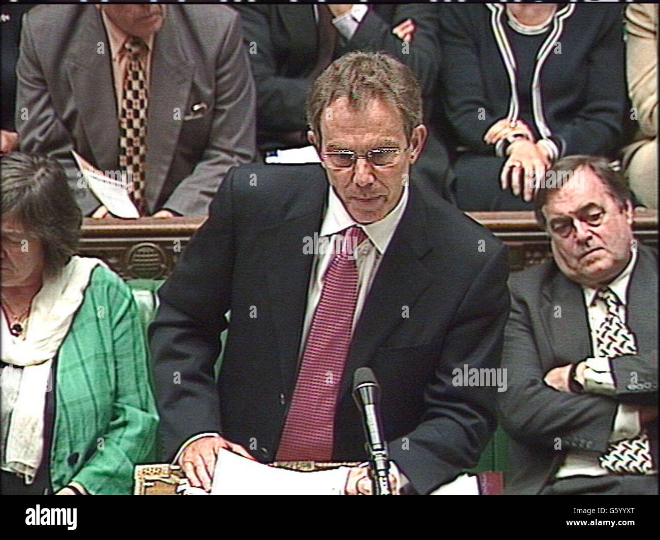 Le premier ministre Tony Blair répond aux questions au cours de la séance hebdomadaire de l'heure des questions au Parlement. Banque D'Images