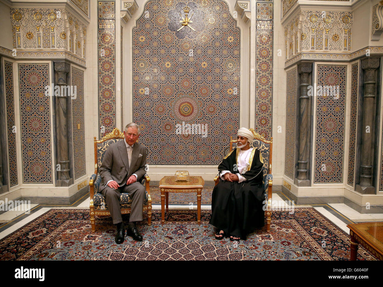 Le Prince de Galles a un auditoire avec le Sultan d'Oman Qaboos bin Said Al Saidat au palais du Sultan à Bayt al Baraka à Muscat, Oman. Banque D'Images